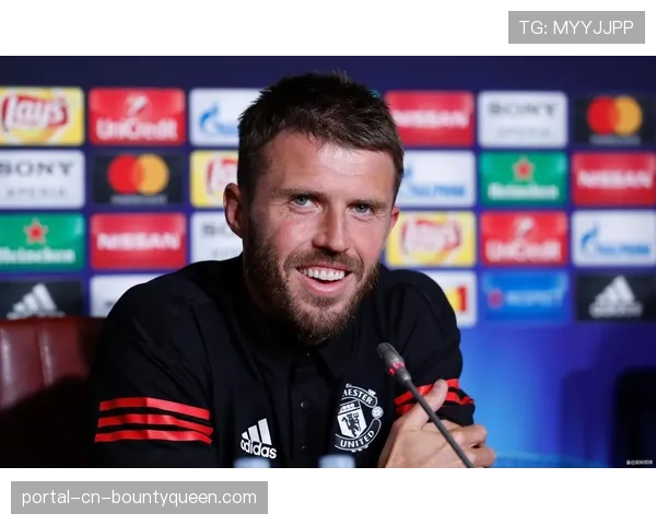 卡里克战术教科书：曼联如何用中场蹲守破解阿森纳传控